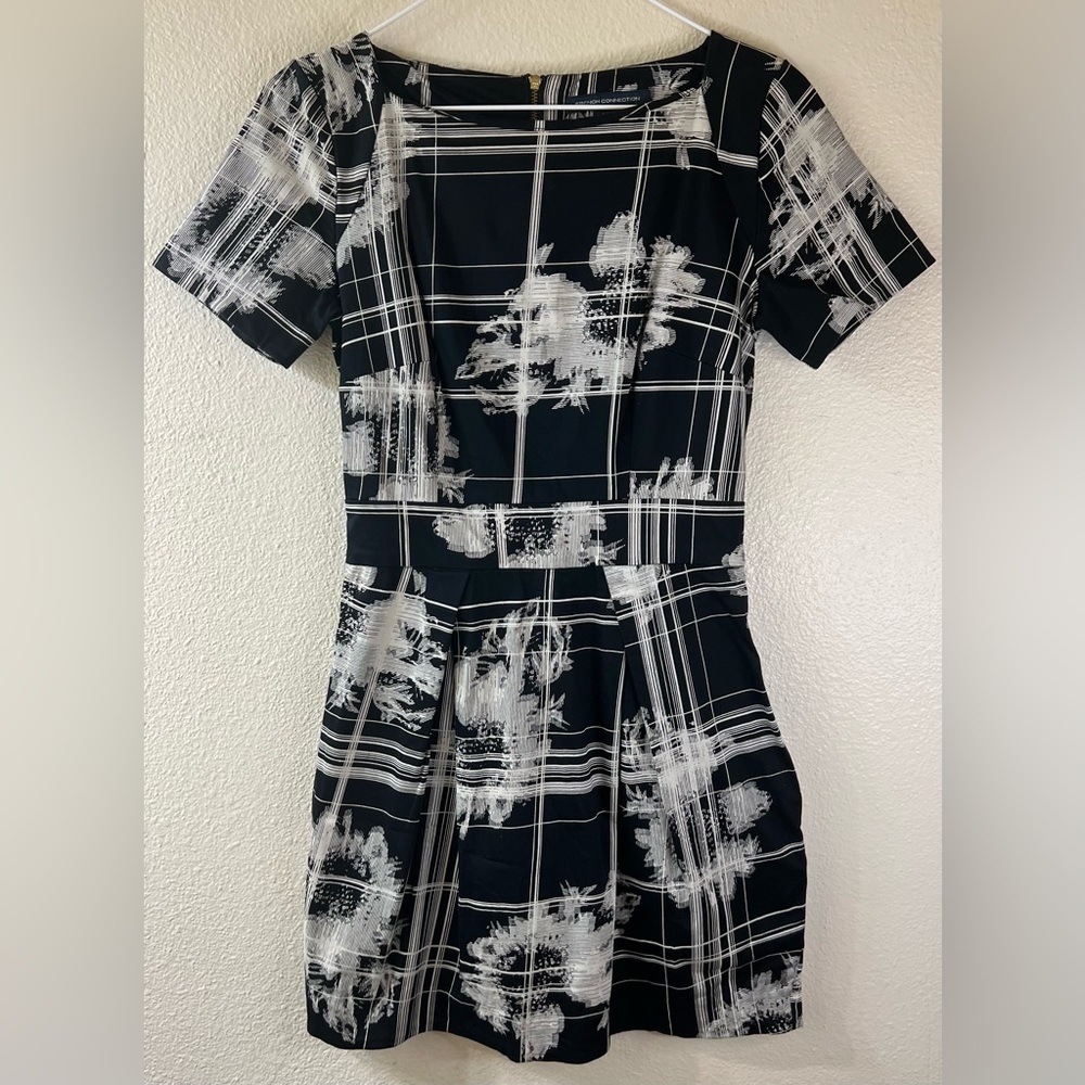 French Connection Skater Dress w pockets Plaid Blurred Sunflower Design Size 0